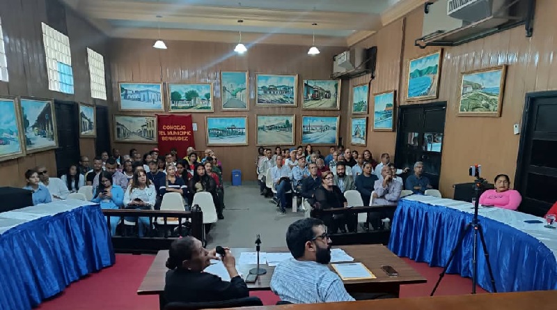 Entregan certificados del Diplomado Vida y Obra de Simón Bolívar en Sucre