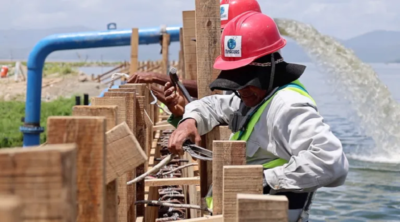 Avanzan trabajos de rehabilitación en dique de contención del Lago Los Tacarigua