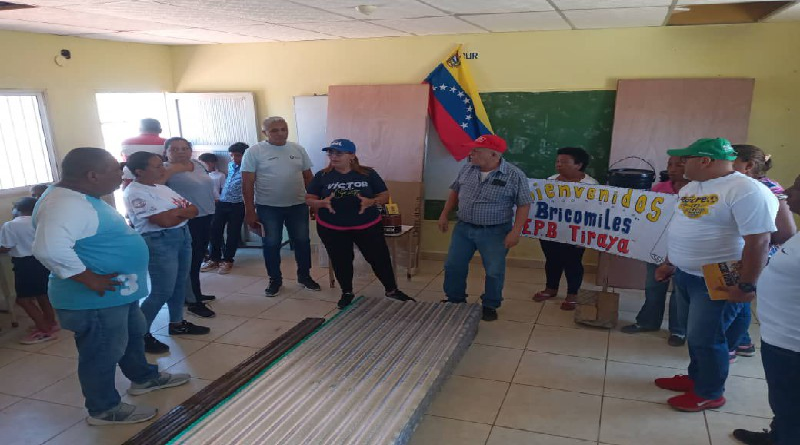 Bricomiles recuperan espacios en Escuela Primaria Bolivariana Tiraya en Falcón