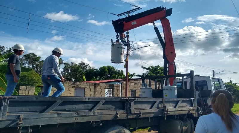 Entregan nuevos transformadores eléctricos para el beneficio de las comunidades en Trujillo
