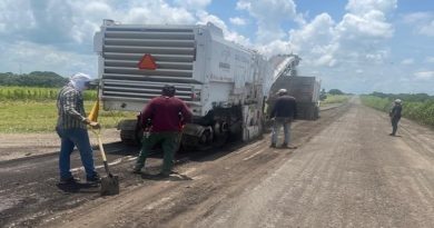 Cuadrillas realizan trabajos de escarificación y asfaltado en Aragua