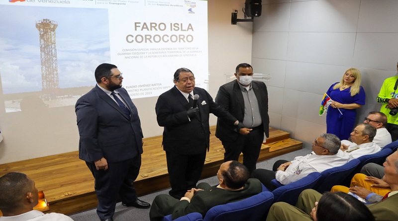 Instalación de faro en fachada atlántica del Esequibo garantiza seguridad de navegantes