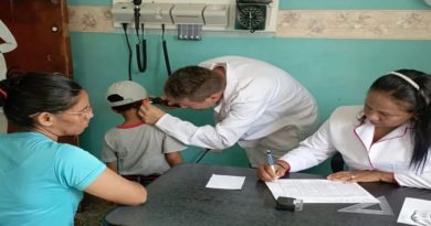 Atienden a niños de Apure en jornada médica integral