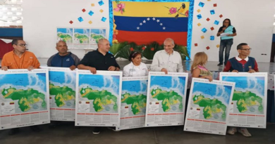 Entregan seis mil mapas oficiales de Venezuela a la FANB