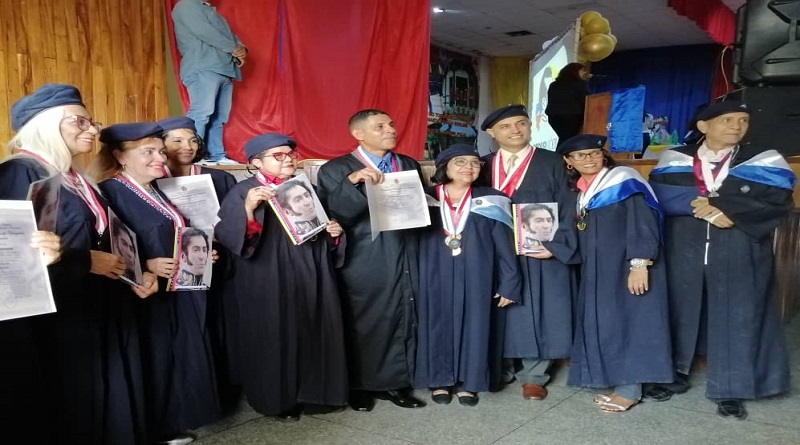 UBV egresa 173 nuevos profesionales en Aragua