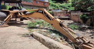 Desarrollan labores de mantenimiento en quebradas de Antímano