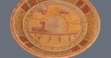 Descubren plato milenario maya con representación de un ser protector en México
