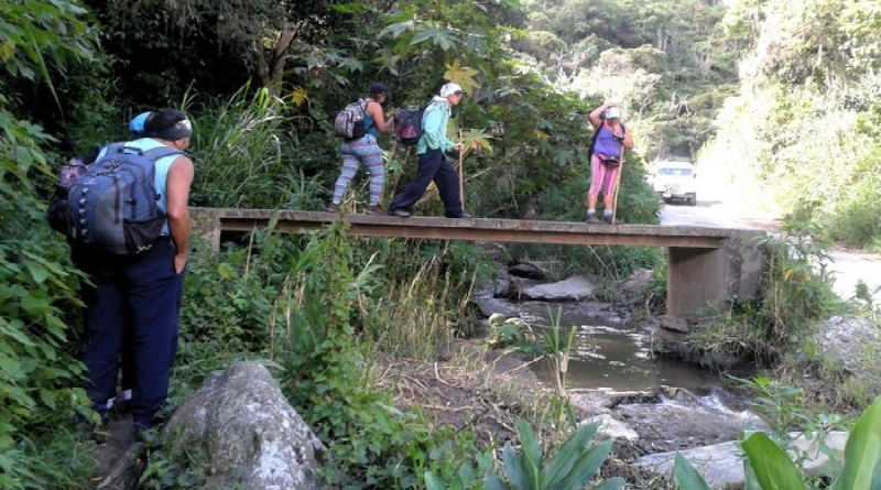 Reactivan ruta de senderismo en Ciudad Vacacional Los Caracas