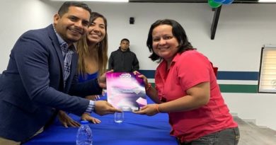 Emprendedores reciben licencias para actividades económicas en San Joaquín