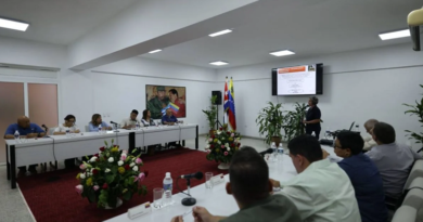 Primer vicepresidente del PSUV visita la Universidad del Partido Comunista de Cuba