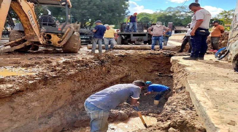 Sustituyen más de 200 metros de aguas residuales en Santa Teresa del Tuy