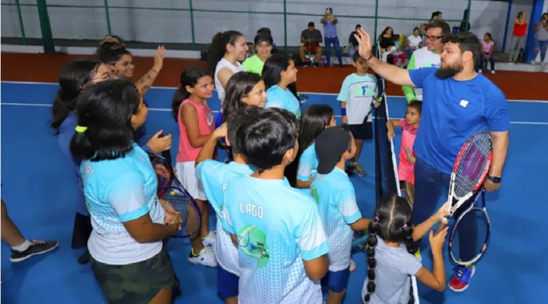 Entregan 100% rehabilitada cancha del Club de Tenis Juanico en Monagas