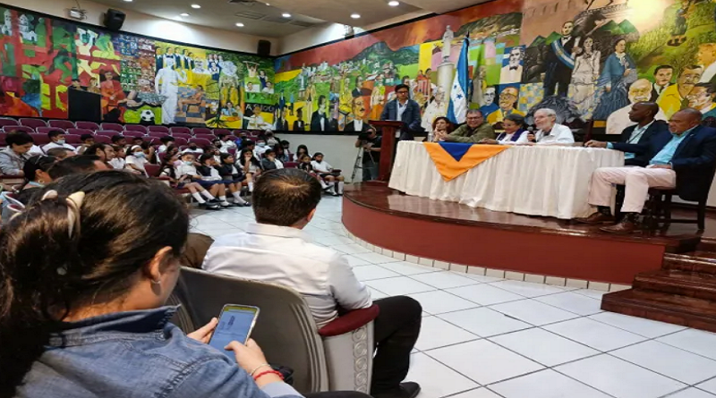 Experiencia venezolana sobre libro y lectura fue presentada en FIL Honduras 2023