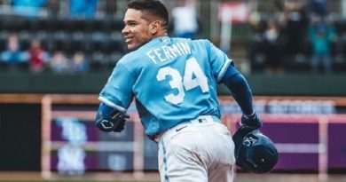 Freddy Fermín despacha su noveno jonrón de la temporada
