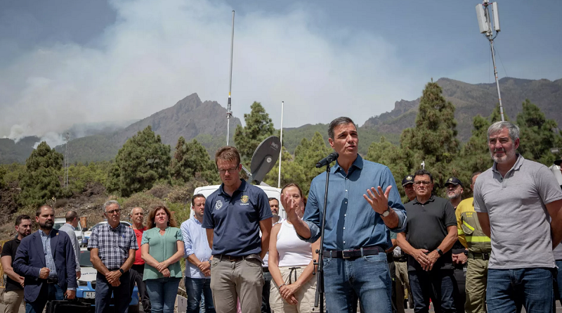 Prometen declarar zona catastrófica cuando sea controlado incendio devastador en Tenerife