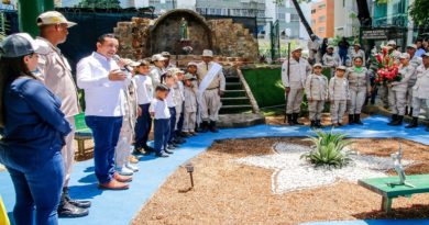 Develan mural ecológico en sede de Inparques en Caracas