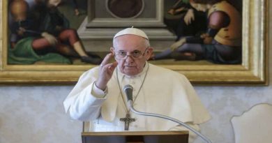 Papa Francisco llama a unir esfuerzos para frenar violencia en Ecuador