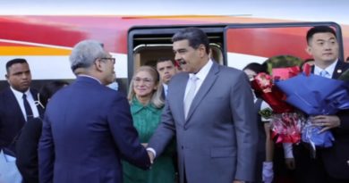 Presidente Nicolás Maduro arriba a Beijing en un tren de alta velocidad