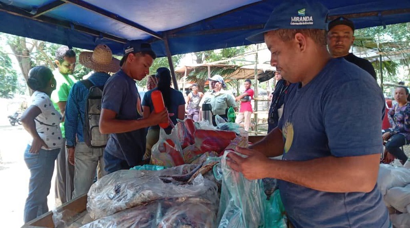 Productores de Paz Castillo reciben jornada de atención y alimenticio