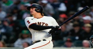 Wilmer Flores llega a 21 jonrones en la temporada