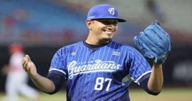 Lanzador Enderson Franco brilla en el beisbol de Taiwán