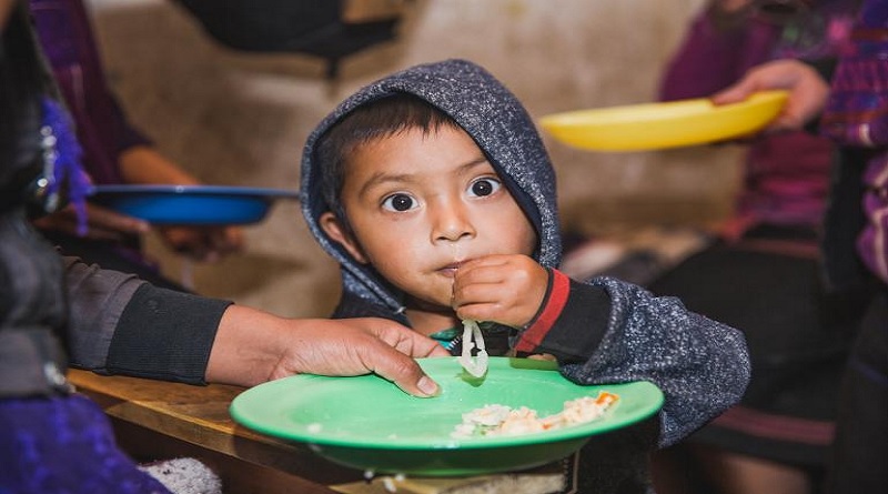 Desnutrición durante la primera etapa de vida puede afectar el crecimiento