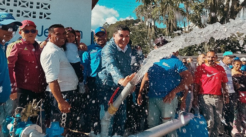 Sistema de bombeo de agua potable favorece a familias en Mérida