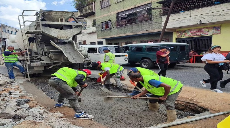 Recuperan avenida principal de Gramoven en la parroquia Sucre de Caracas