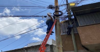 Comunidades de El Valle son atendidas por cuadrillas de Cantv