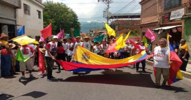 Bajo lema “100 banderas para San Juan” realizan encuentro de cultores en Guatire