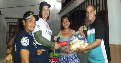Gobierno Nacional distribuye alimentos a familias de Las Tejerías
