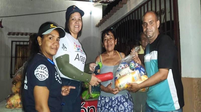 Gobierno Nacional distribuye alimentos a familias de Las Tejerías