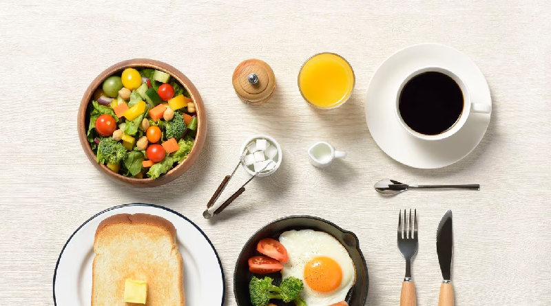 Estos son los alimentos que debes evitar consumir para mantener el abdomen plano