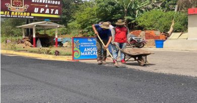 Plan de asfaltado avanza en la reparación de vías en Bolívar