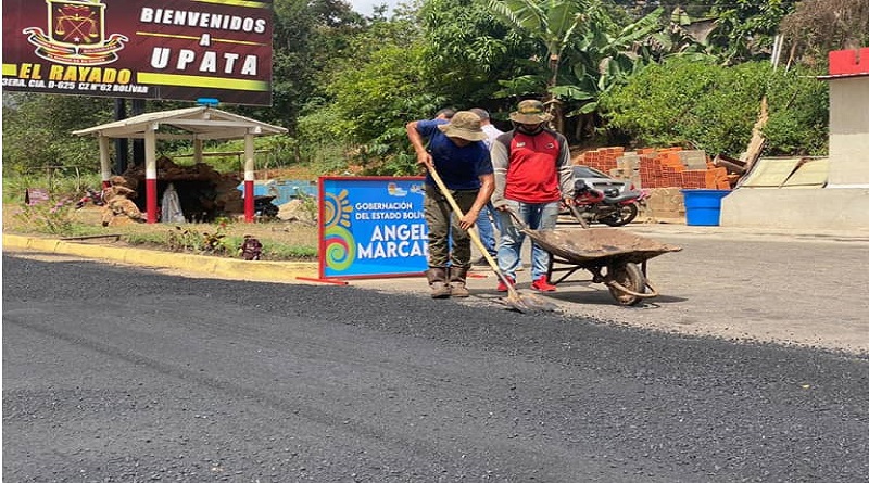 Plan de asfaltado avanza en la reparación de vías en Bolívar