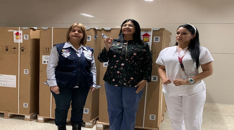 Entregan incubadoras de alta tecnología al Hospital Central de Maracay
