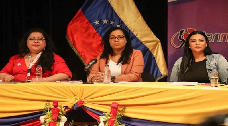 Fortalecen desarrollo productivo con entrega de financiamientos a emprendedoras