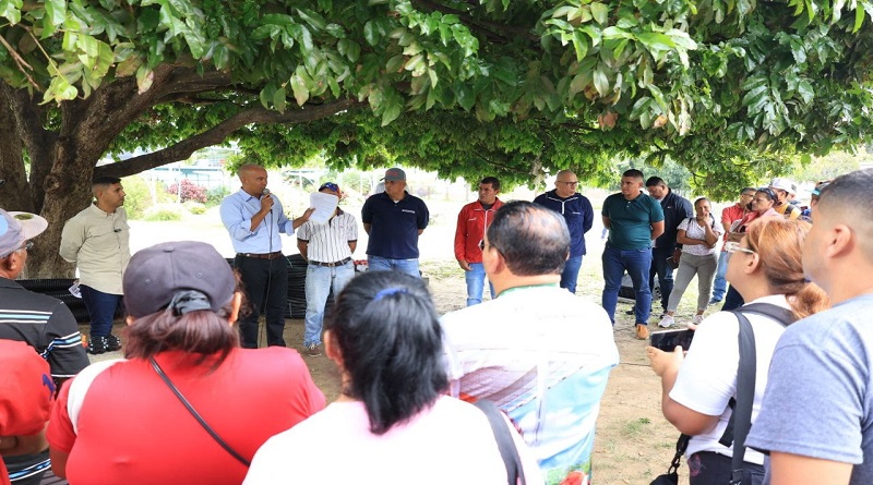 Entregan materiales para culminar proyectos de servicio de agua en Miranda