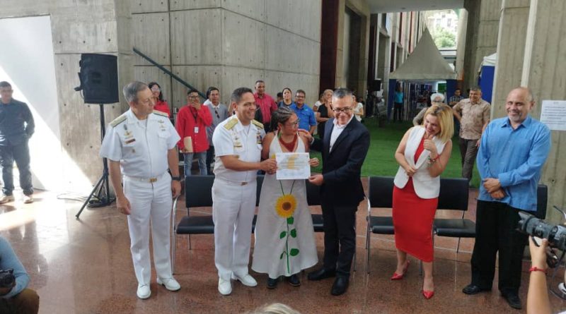 Entregan premios del Maratón Artesanal Bicentenario de la Batalla Naval del Lago
