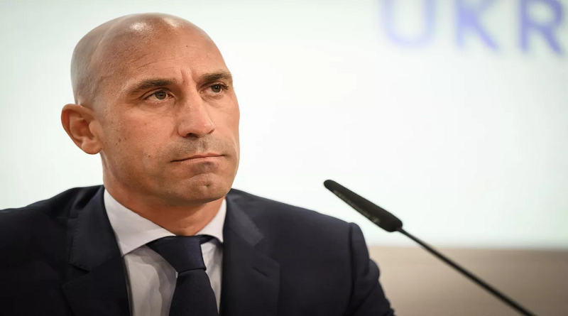 Fiscalía presenta demanda contra presidente de Federación Española de Fútbol