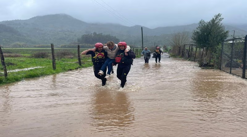 Lluvias en Chile dejan damnificados y comunidades aisladas