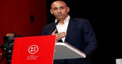 Rubiales renuncia a la Federación de Fútbol Español
