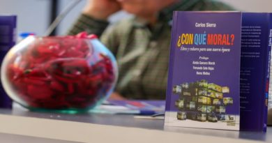 Presentan "¿Con qué Moral?" de Carlos Sierra en Feria del Libro de Caracas