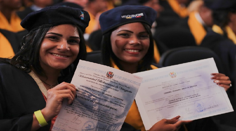 Celebran 20º aniversario de la Misión Sucre en Caracas