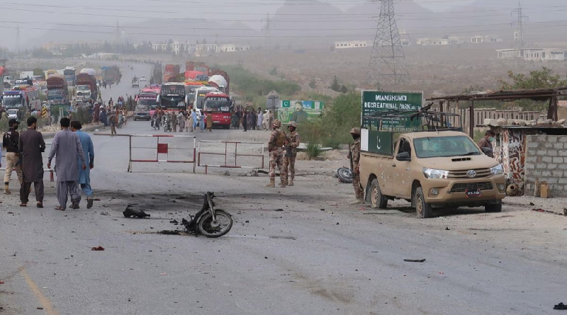 Explosión deja más de 50 fallecidos en Pakistán
