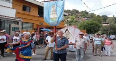 Feligreses conmemoran solemnidad de la Virgen de Coromoto en Miranda