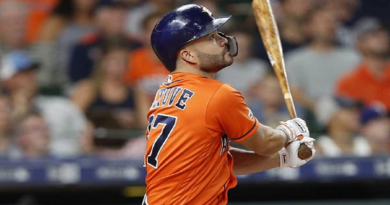 Altuve suma su undécima temporada con 100 imparables en la Gran Carpa