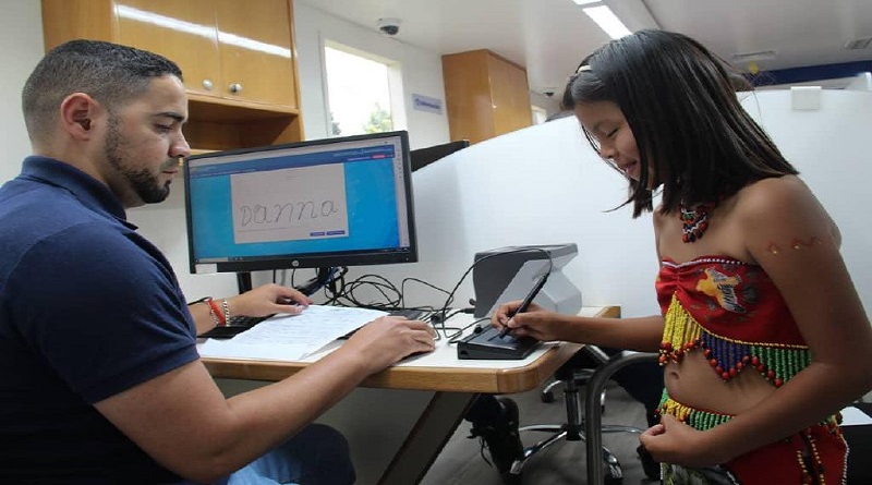 Cedulan a niños indígenas en la Gran Sabana