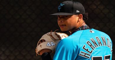 Elieser Hernández se incorpora a Tiburones de la Guaira