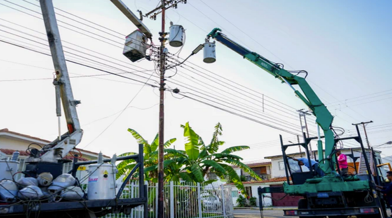 Familias de Naguanagua agradecen al 1x10 por mejoras al sistema eléctrico